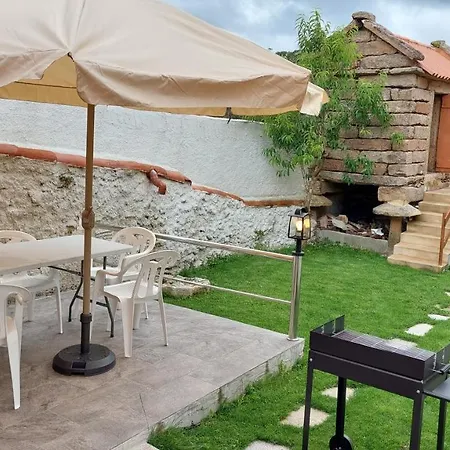 Casa Vacacional De Pueblo Nyaraló